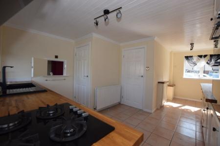 3 bedroom Terraced House to let in Heapham Crescent, Gainsborough, DN21