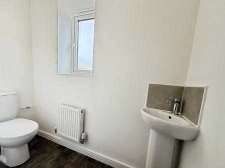 2 bedroom Semi-detached house to let in Eliot Drive, Gainsborough, DN21