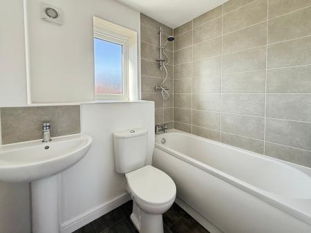 2 bedroom Semi-detached house to let in Eliot Drive, Gainsborough, DN21