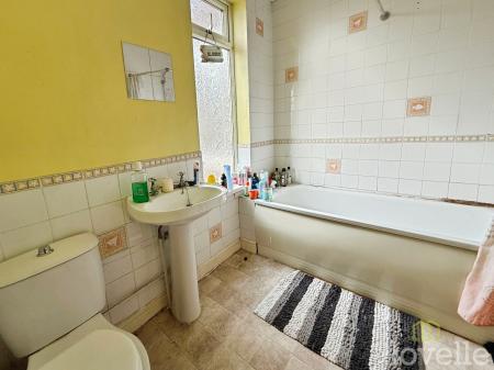 4 bedroom Terraced House for sale in Trinity Street, Gainsborough, DN21