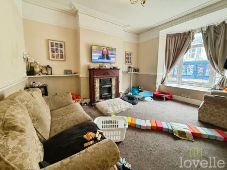 4 bedroom Terraced House for sale in Trinity Street, Gainsborough, DN21