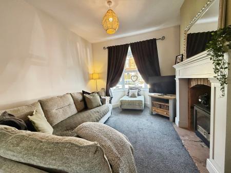 3 bedroom Detached house for sale in Grey Street, Gainsborough, DN21