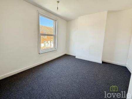 2 bedroom Terraced House to let in Lewis Street, Gainsborough, DN21