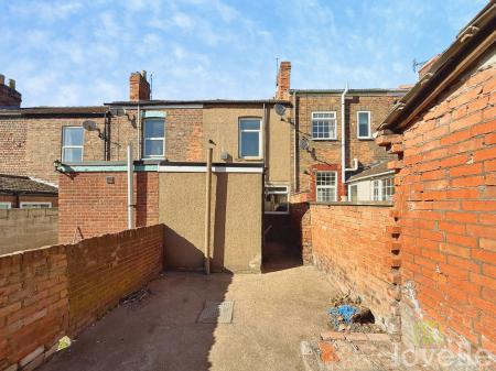 2 bedroom Terraced House to let in Lewis Street, Gainsborough, DN21