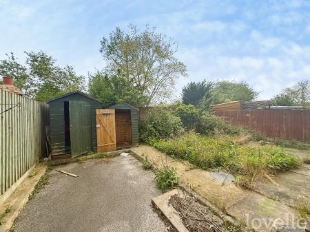 3 bedroom Semi-detached house for sale in Old Forge Close, Misterton, DN10