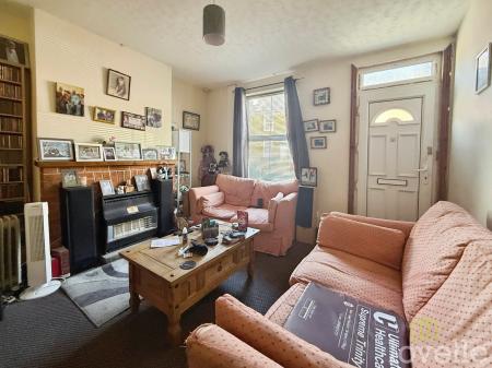 2 bedroom Semi-detached house for sale in Gordon Street, Gainsborough, DN21