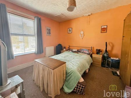 2 bedroom Semi-detached house for sale in Gordon Street, Gainsborough, DN21