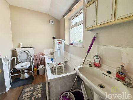2 bedroom Semi-detached house for sale in Gordon Street, Gainsborough, DN21