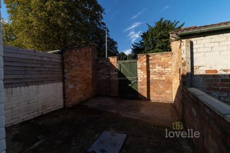 2 bedroom Terraced House to let in Beaufort Street, Gainsborough, DN21