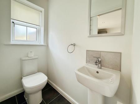 2 bedroom Terraced House for sale in Calder Avenue, Gainsborough, DN21