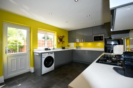 4 bedroom Semi-detached house for sale in Crooked Billet Street, Morton, DN21