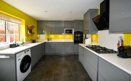 4 bedroom Semi-detached house for sale in Crooked Billet Street, Morton, DN21
