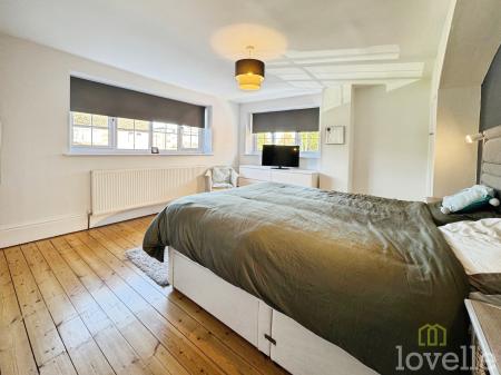 4 bedroom Semi-detached house for sale in Crooked Billet Street, Morton, DN21