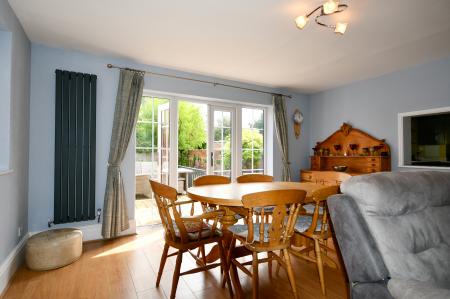 4 bedroom Semi-detached house for sale in Crooked Billet Street, Morton, DN21