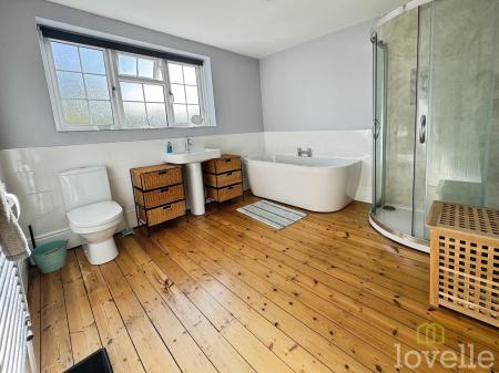 4 bedroom Semi-detached house for sale in Crooked Billet Street, Morton, DN21