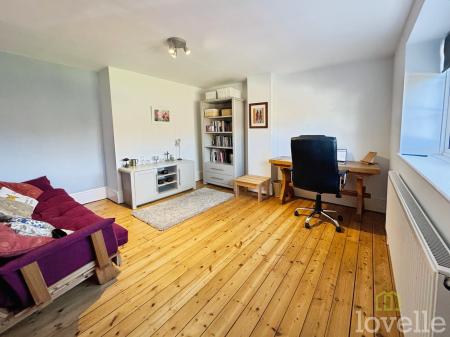 4 bedroom Semi-detached house for sale in Crooked Billet Street, Morton, DN21