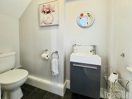 4 bedroom Semi-detached house for sale in Crooked Billet Street, Morton, DN21