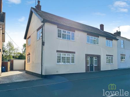 4 bedroom Semi-detached house for sale in Crooked Billet Street, Morton, DN21