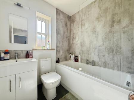 2 bedroom End of terrace house for sale in Swale Drive, Gainsborough, DN21