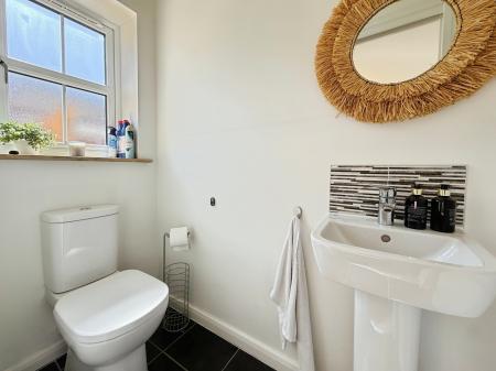 2 bedroom End of terrace house for sale in Swale Drive, Gainsborough, DN21