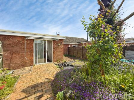 3 bedroom Semi-detached bungalow for sale in Mount Pleasant Close, Marton, DN21
