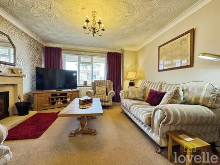 3 bedroom Detached house for sale in Enderby Crescent, Gainsborough, DN21