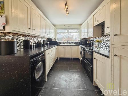 3 bedroom Detached house for sale in Enderby Crescent, Gainsborough, DN21