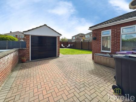3 bedroom Detached house for sale in Enderby Crescent, Gainsborough, DN21