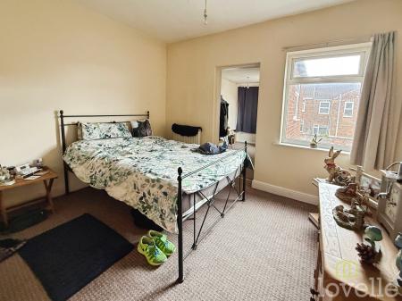 3 bedroom Terraced House for sale in Wellington Street, Gainsborough, DN21