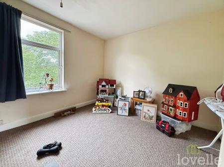 3 bedroom Terraced House for sale in Wellington Street, Gainsborough, DN21