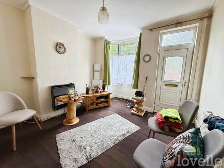 3 bedroom Terraced House for sale in Wellington Street, Gainsborough, DN21
