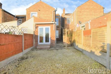 2 bedroom Semi-detached house to let in Albany Street, Gainsborough, DN21