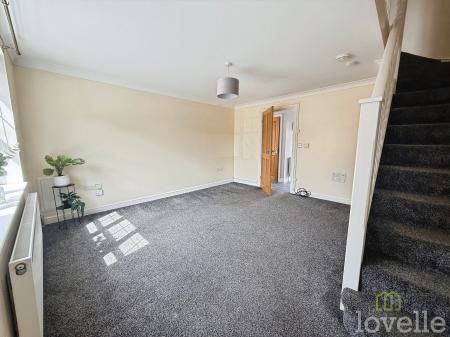 2 bedroom Semi-detached house for sale in Garsdale Close, Scunthorpe, DN16