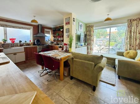 3 bedroom Semi-detached house for sale in Sands Lane, Scotter, DN21