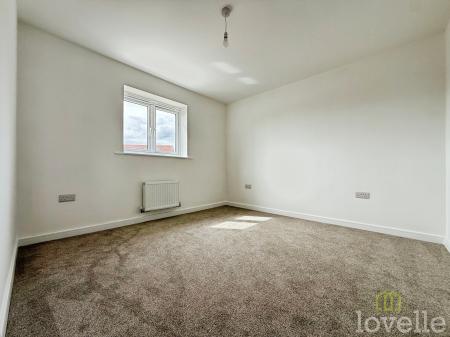 2 bedroom Semi-detached house to let in Eliot Drive, Gainsborough, DN21