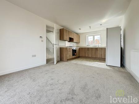 2 bedroom Semi-detached house to let in Eliot Drive, Gainsborough, DN21