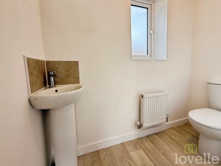 2 bedroom Semi-detached house to let in Eliot Drive, Gainsborough, DN21