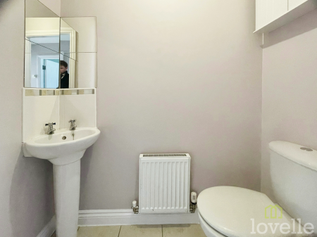 4 bedroom End of terrace house for sale in The Avenue, Gainsborough, DN21