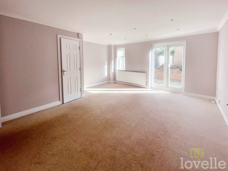 4 bedroom End of terrace house for sale in The Avenue, Gainsborough, DN21