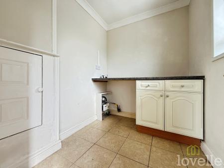 3 bedroom Terraced House to let in Heapham Crescent, Gainsborough, DN21