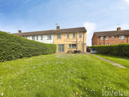 3 bedroom Terraced House to let in Heapham Crescent, Gainsborough, DN21