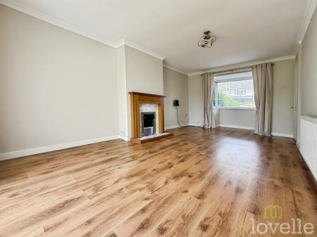 3 bedroom Terraced House to let in Heapham Crescent, Gainsborough, DN21