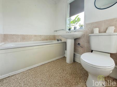 3 bedroom Terraced House to let in Heapham Crescent, Gainsborough, DN21