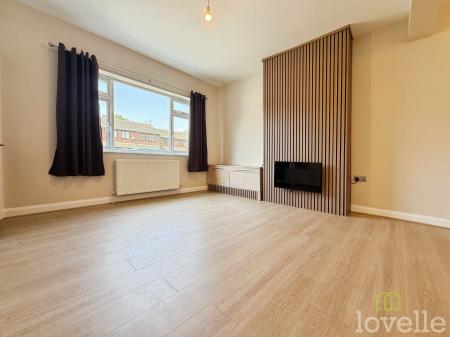 2 bedroom Terraced House to let in Lea Road, Gainsborough, DN21