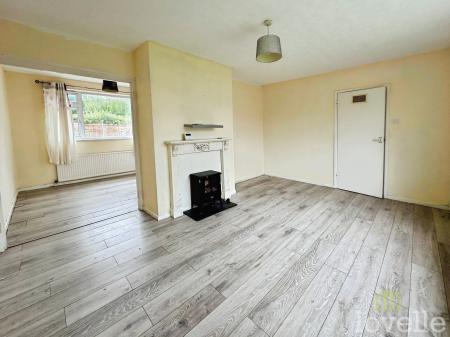 3 bedroom Semi-detached house for sale in Rowston Close, Gainsborough, DN21