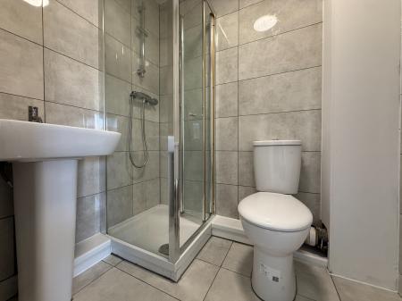 1 bedroom Flat to let in Lea Court, Gainsborough, DN21