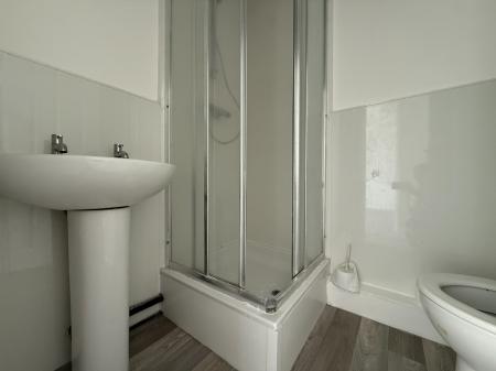 1 bedroom Flat to let in Lea Court, Gainsborough, DN21