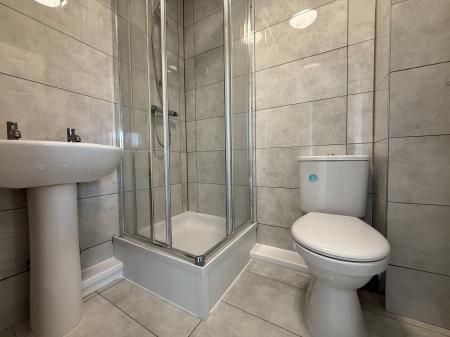1 bedroom Flat to let in Lea Court, Gainsborough, DN21