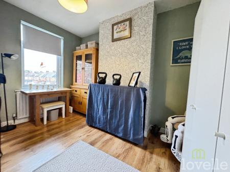 3 bedroom Terraced House for sale in Tennyson Street, Gainsborough, DN21