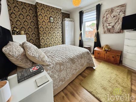 3 bedroom Terraced House for sale in Tennyson Street, Gainsborough, DN21